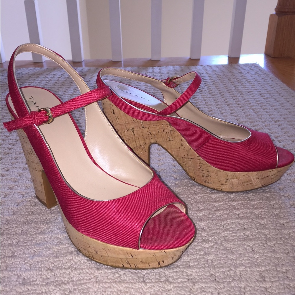 Red Wedges - Tahari
