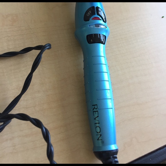 Revlon Curling Iron - Picture 2 of 2