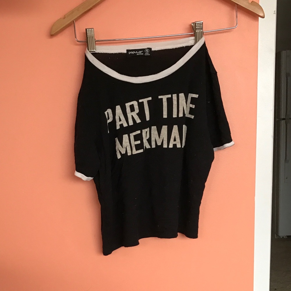 crop top black and white graphic tee