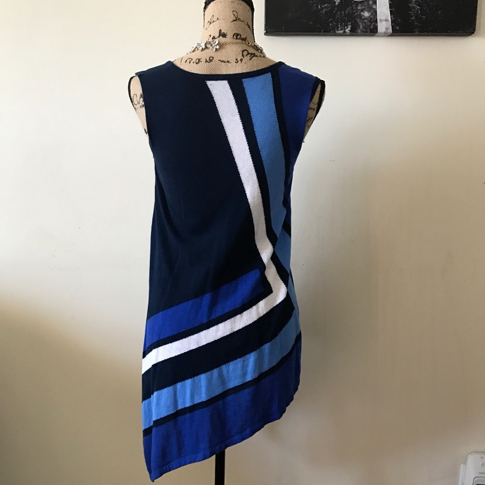 Nwot Cable & Gauge Blue Diagonal Sleeveless Top - image 3