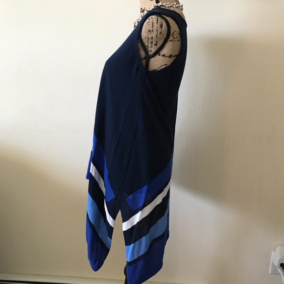 NWOT Cable & Gauge Blue Diagonal Sleeveless Top - Picture 5 of 6