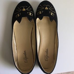 Black cat flats