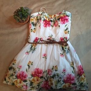 Cute and adorable dress!!