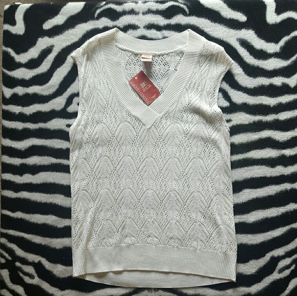 BNWT White No Boundaries Sweater Vest