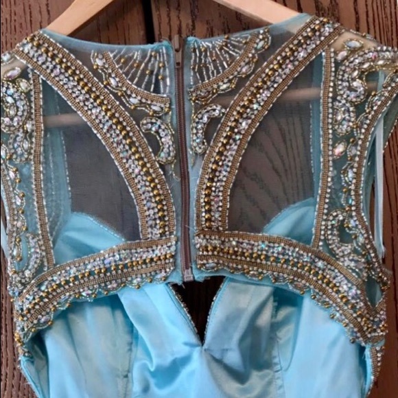 Prom dress - Picture 2 of 4