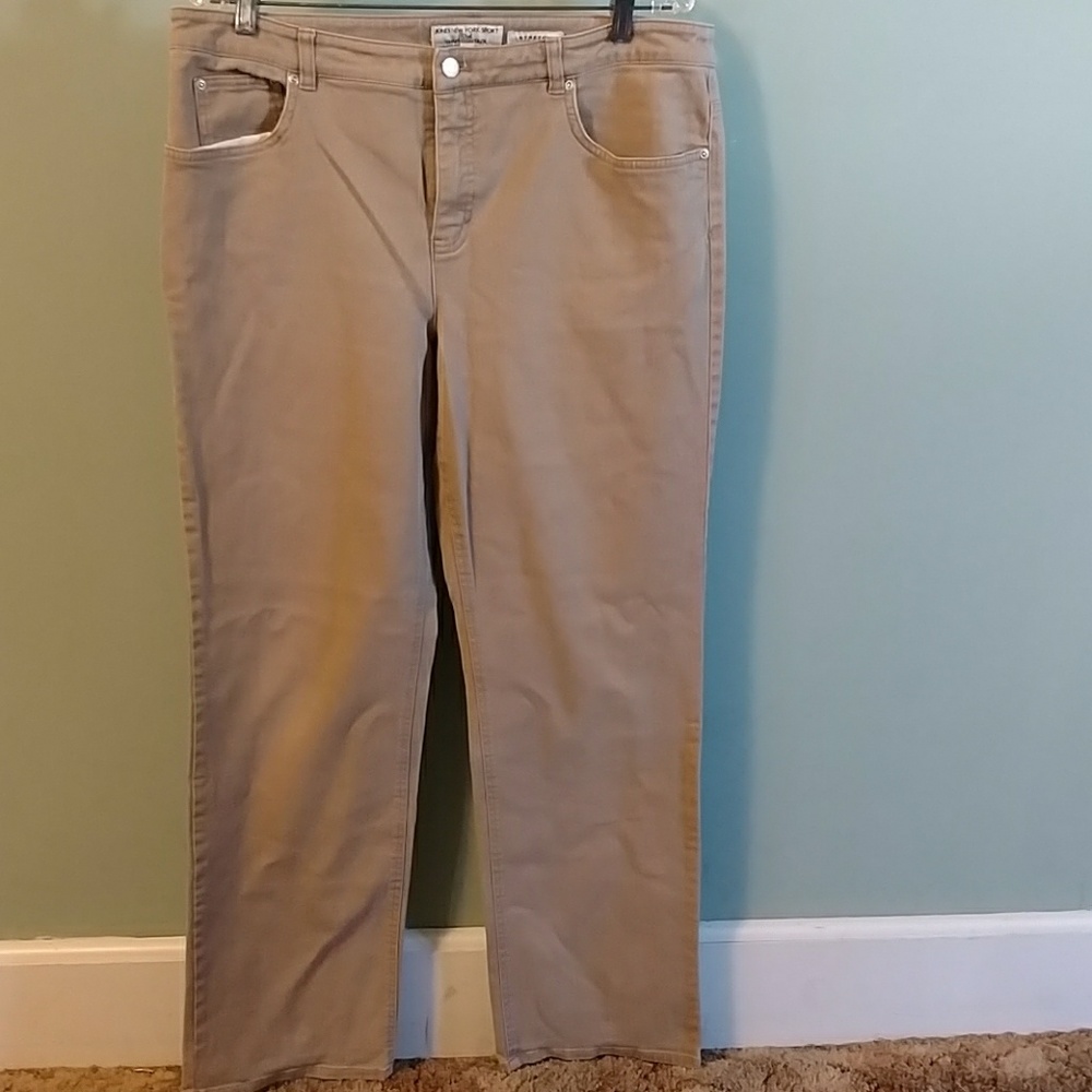 Khaki jeans