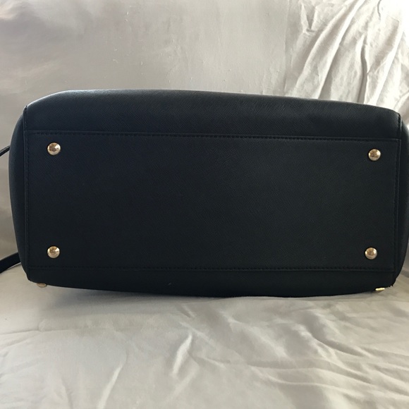 Authentic Michael Kors Purse - Picture 4 of 4