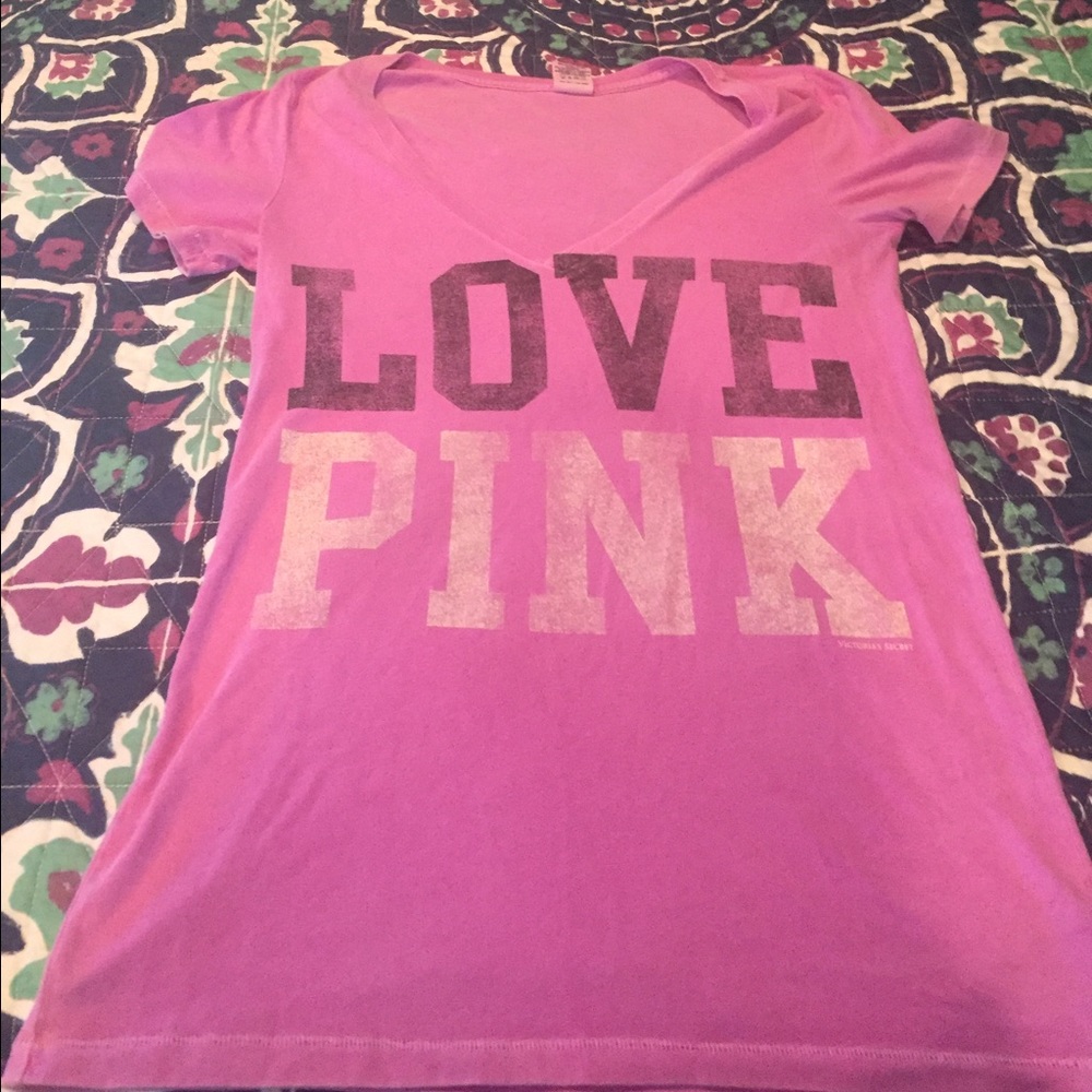 VS pink tee