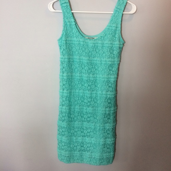 Lace overlay, mint dress - Picture 2 of 6