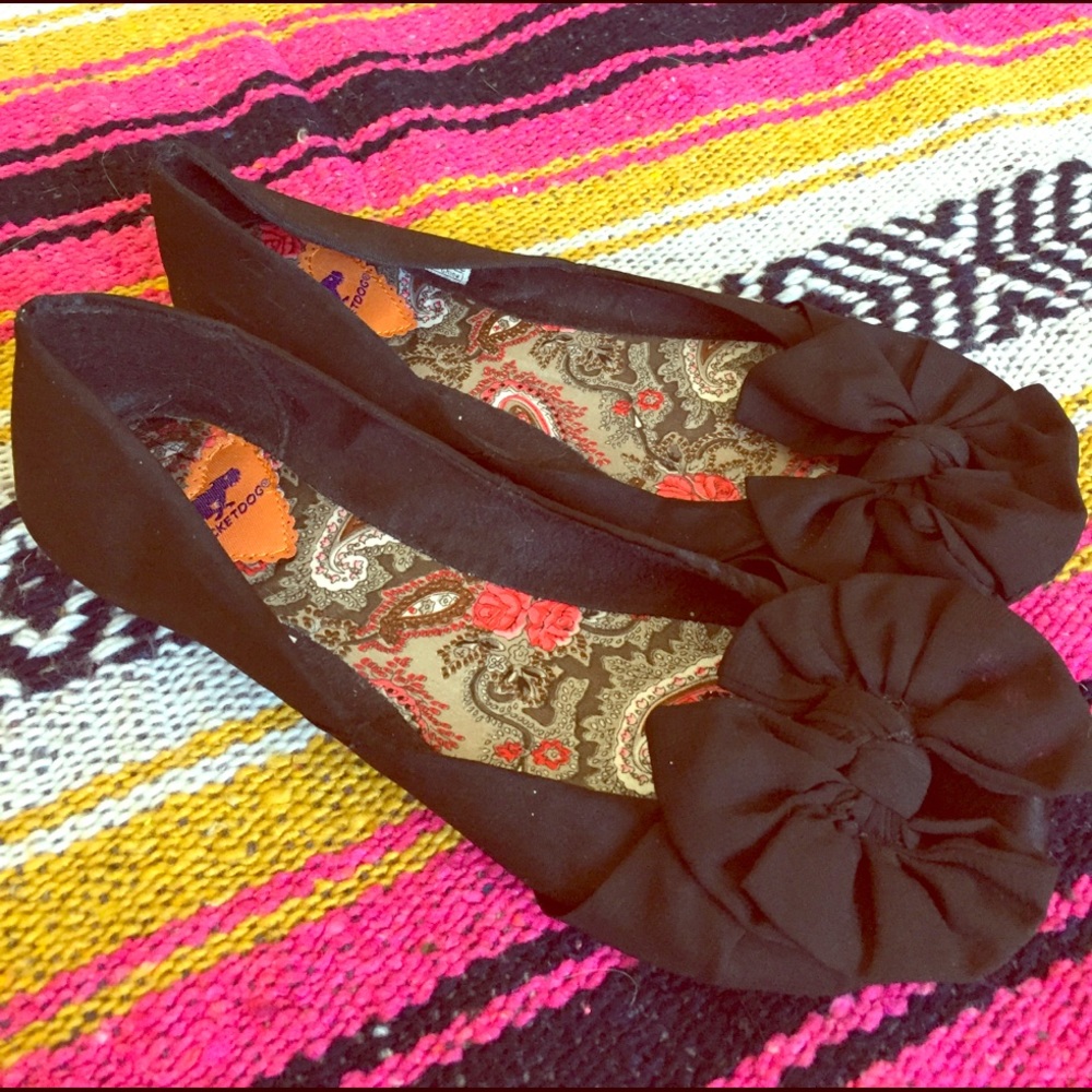 Black flats