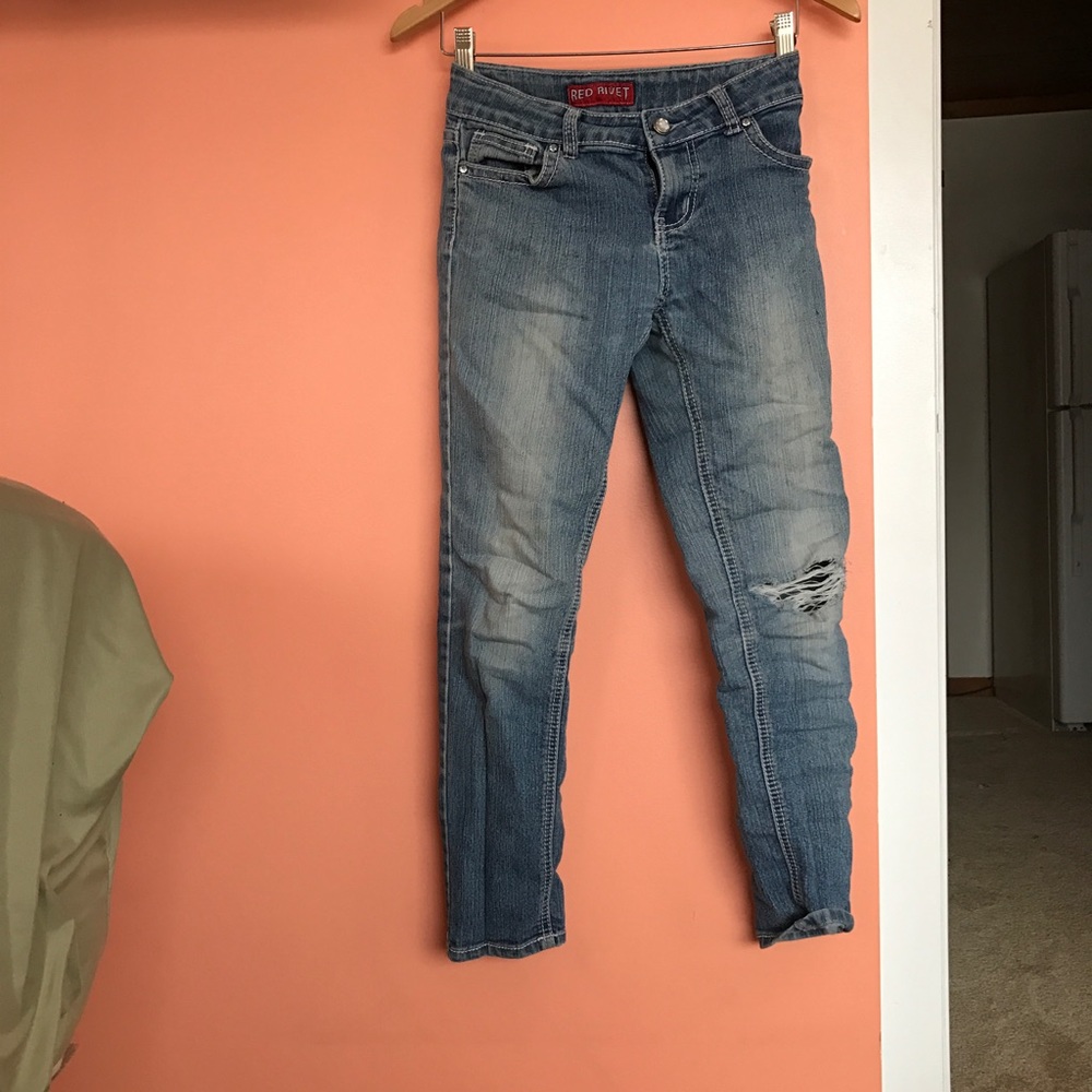 skinny jeans with rip