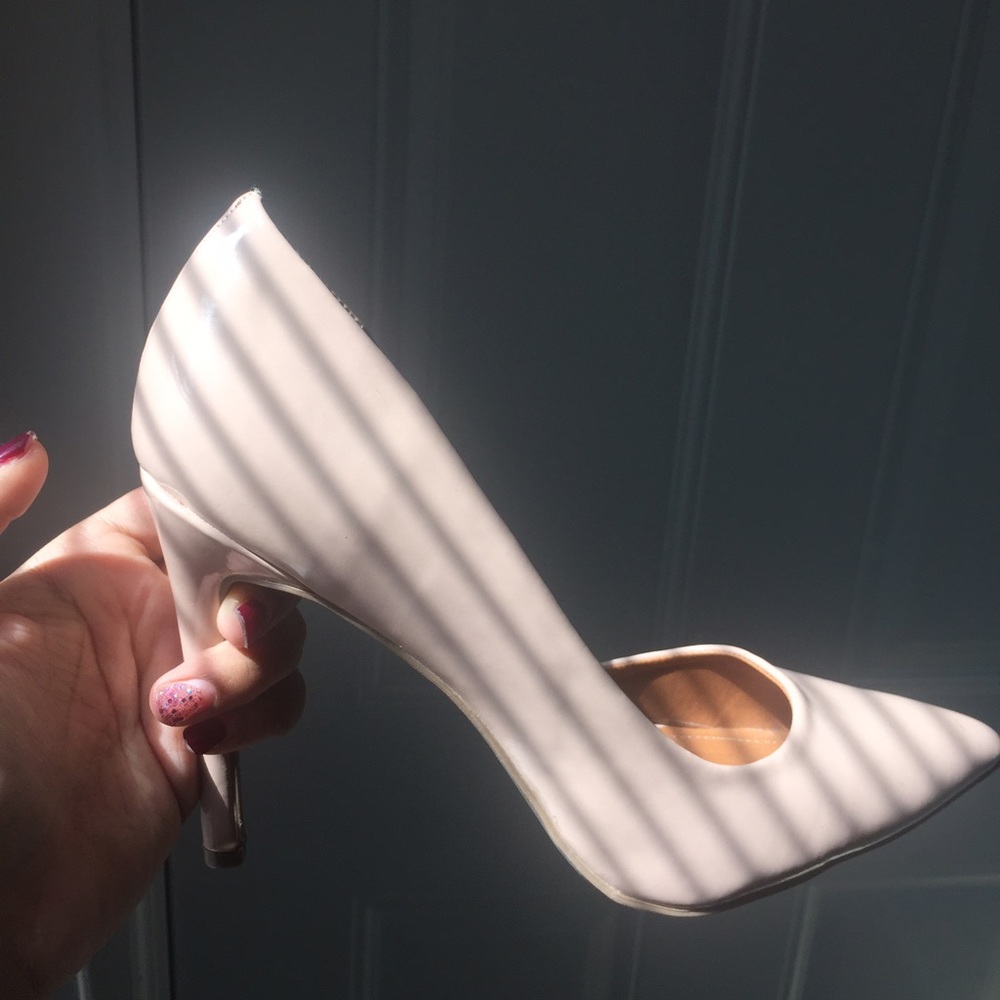 Steve Madden Nude Pumps