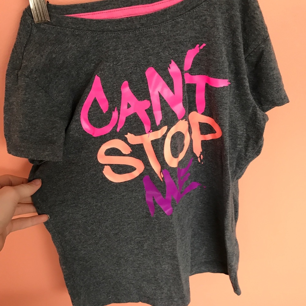 graphic tee can't stop me