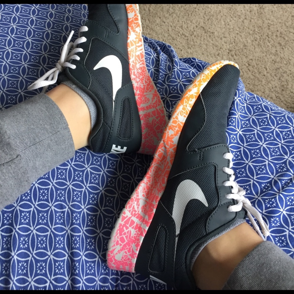 Nike Roshe Shoes