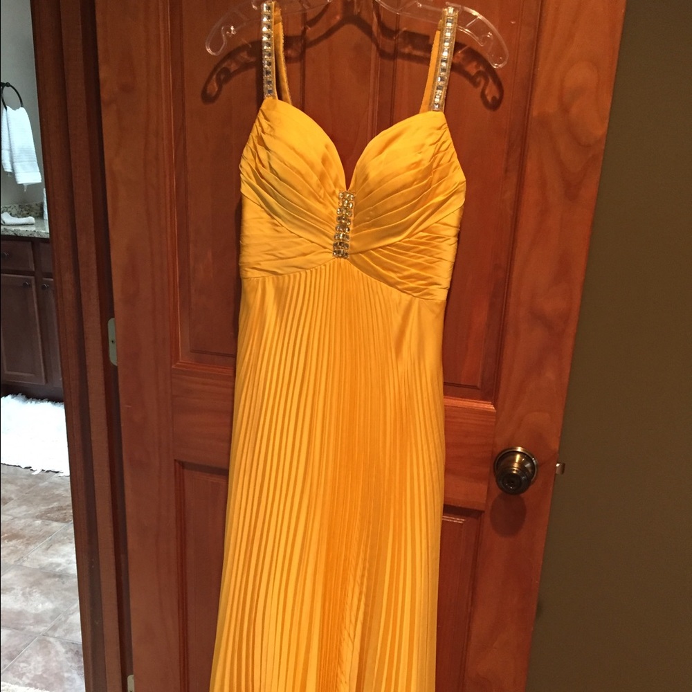 Yellow prom dress