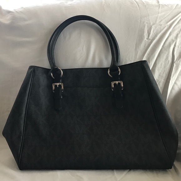 Authentic Michael Kors Purse - Picture 2 of 4