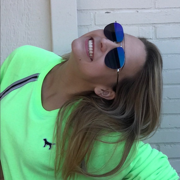 Blue Aviator Mirrored Sunglasses - Picture 3 of 3