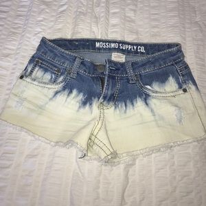 Acid washed ripped jeans shorts