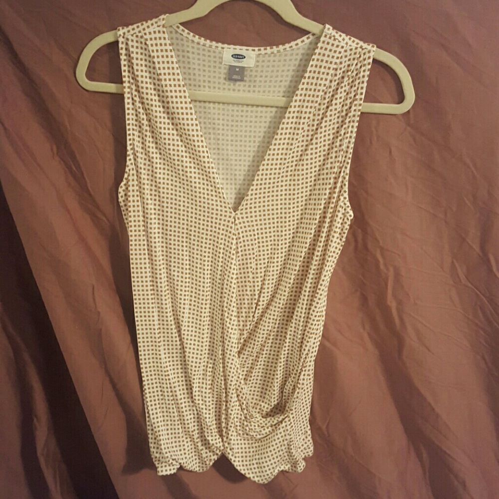 White and brown sleeveless top. Size M