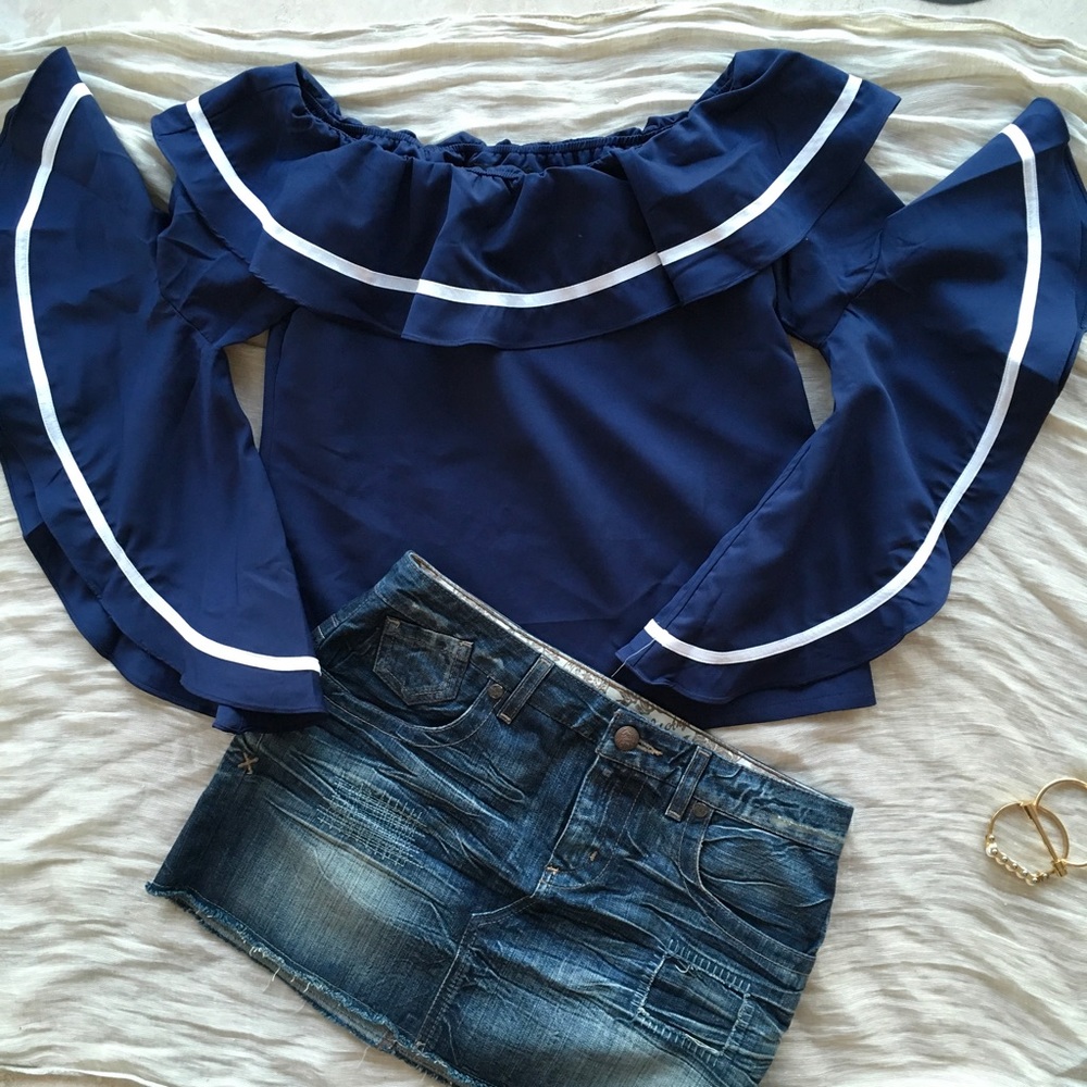 💝LAST 1️⃣💕Blue Off the shoulder Ruffle top! - Picture 2 of 4