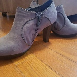 Adorable heeled booties