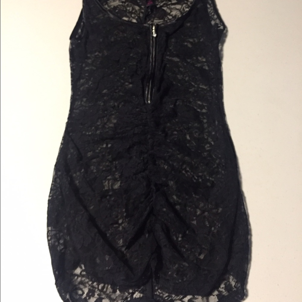 Lingerie - Picture 3 of 3
