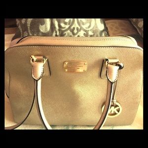 MICHAEL KORS 
Mercer Large Metallic Leather
