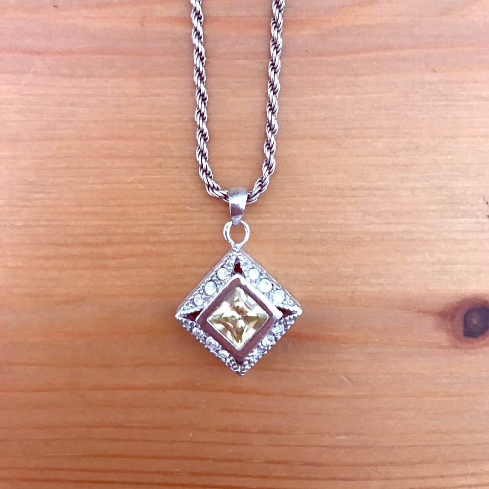 Yellow stone necklace