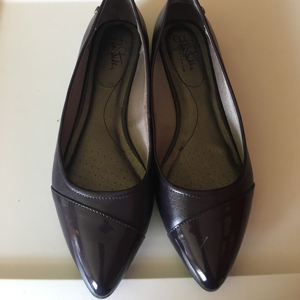Life Stride Sz 9.5 pointy toe flats