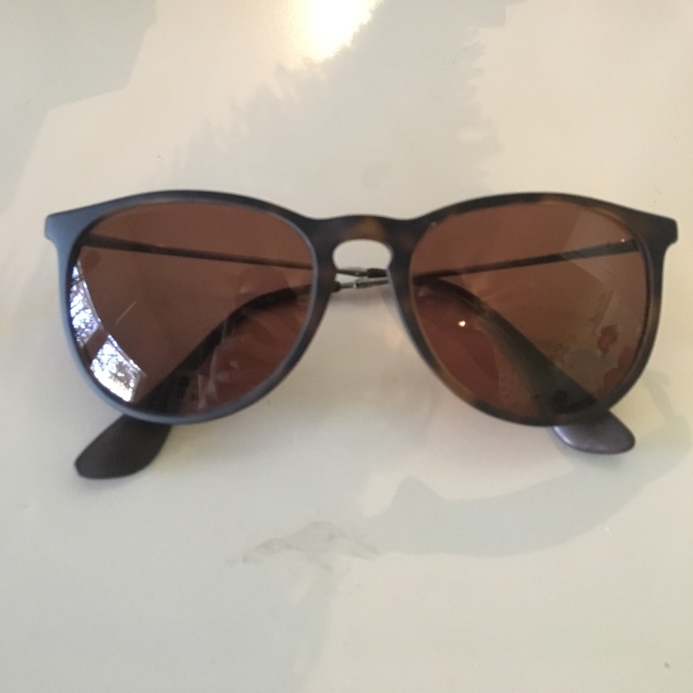 Ray-Ban Erica style sunglasses