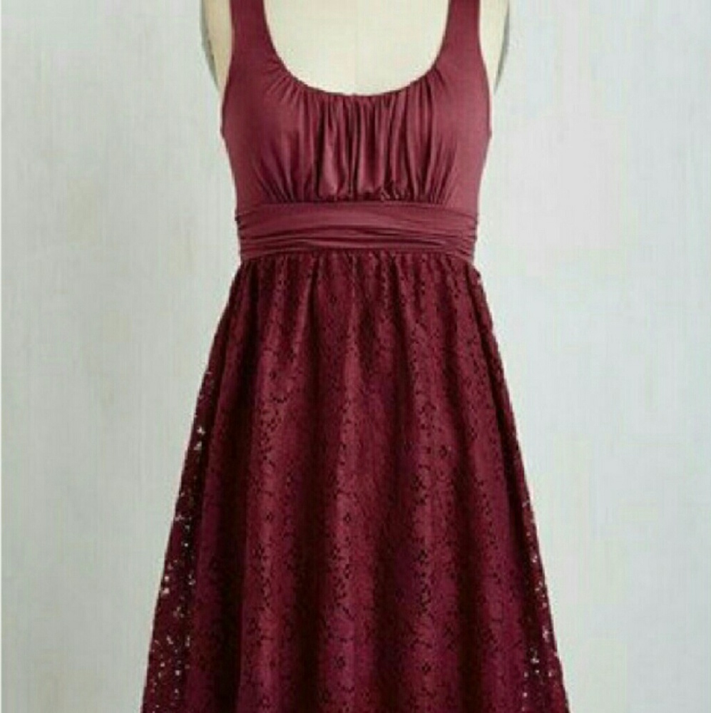 Artisan Iced Tea Lace Dress in Raspberry