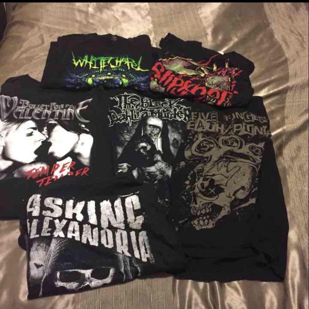 Hot topic band tshirt bundle.