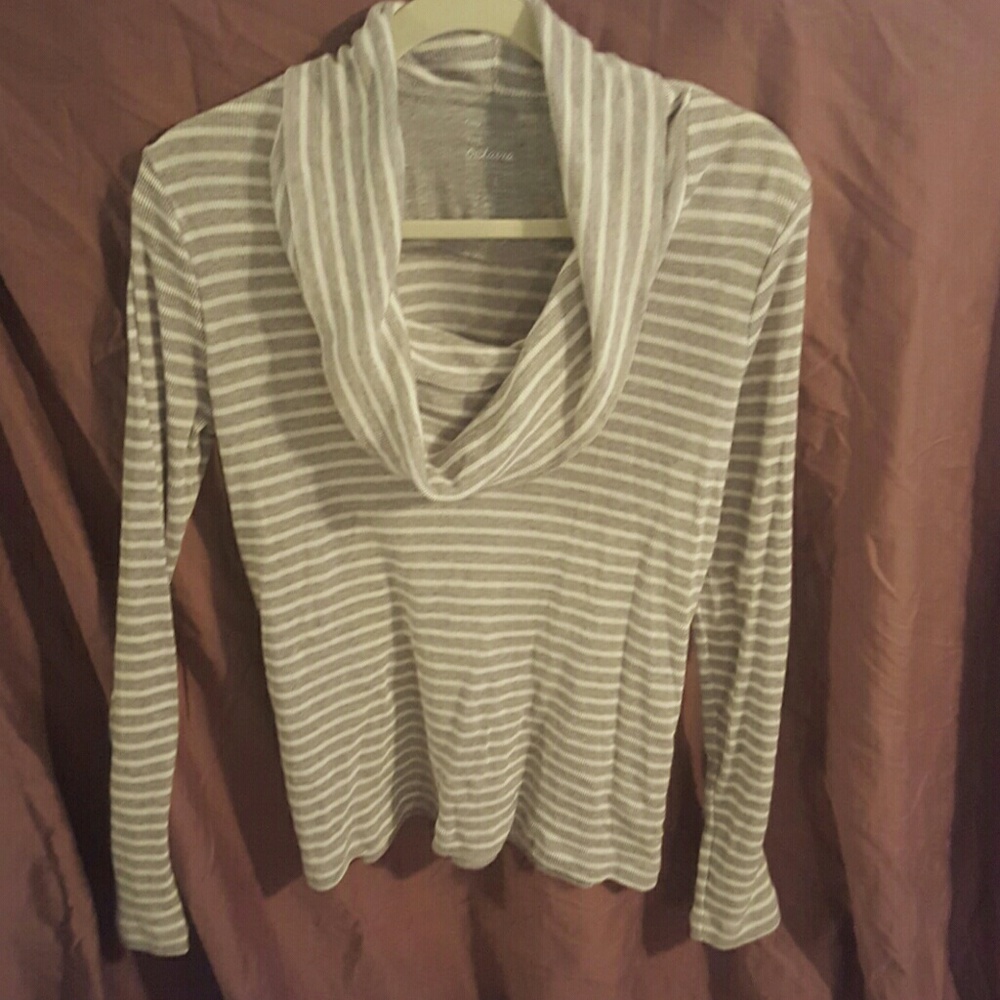 Gap waffle cowl neck top. Size L