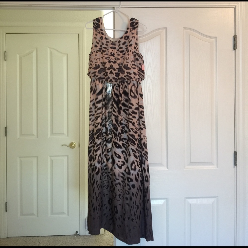 Leopard print maxi dress