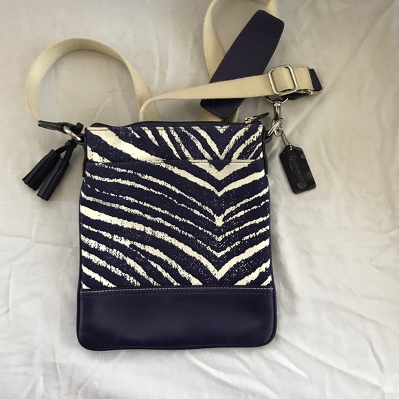 Authentic Coach Crossbody - Picture 2 of 3