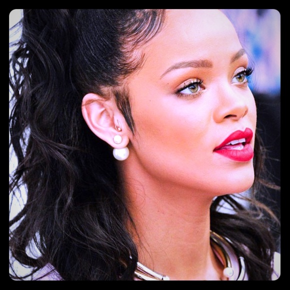 Pearl Double Stud Earrings 😍 - Picture 2 of 2