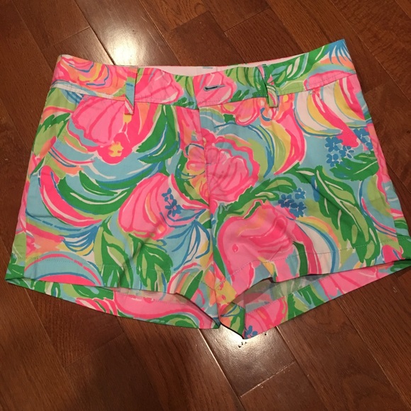 NWT Lilly pulitzer so a peeling size 6 shorts - Picture 1 of 1
