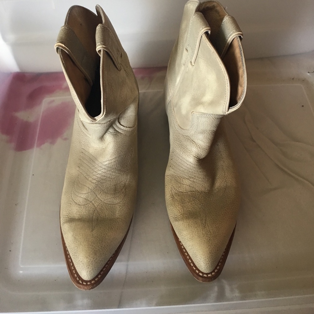 Frye ankle cowboy boots off white/grey. Sz 9B