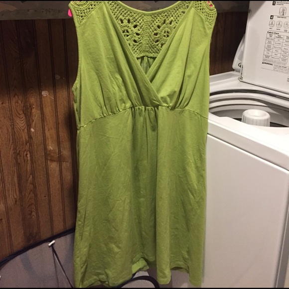 Green summer dress - Picture 1 of 4