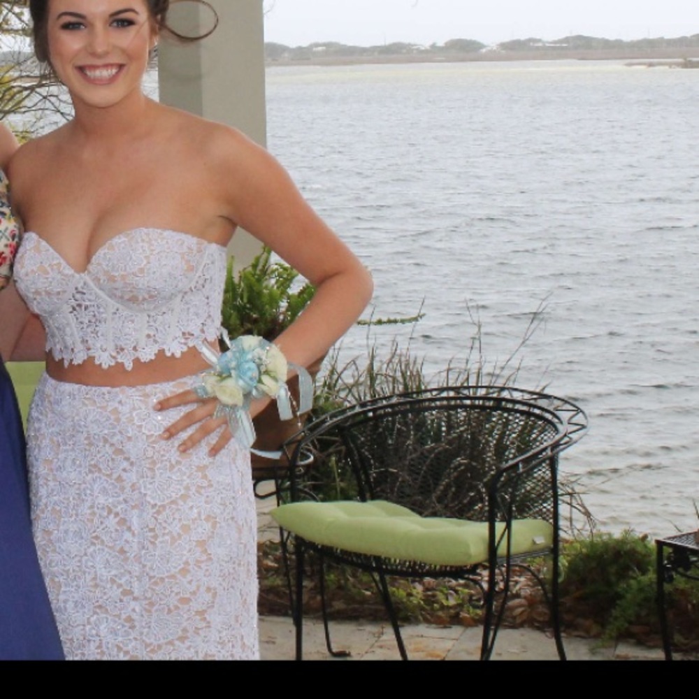Prom Dress - Picture 3 of 8