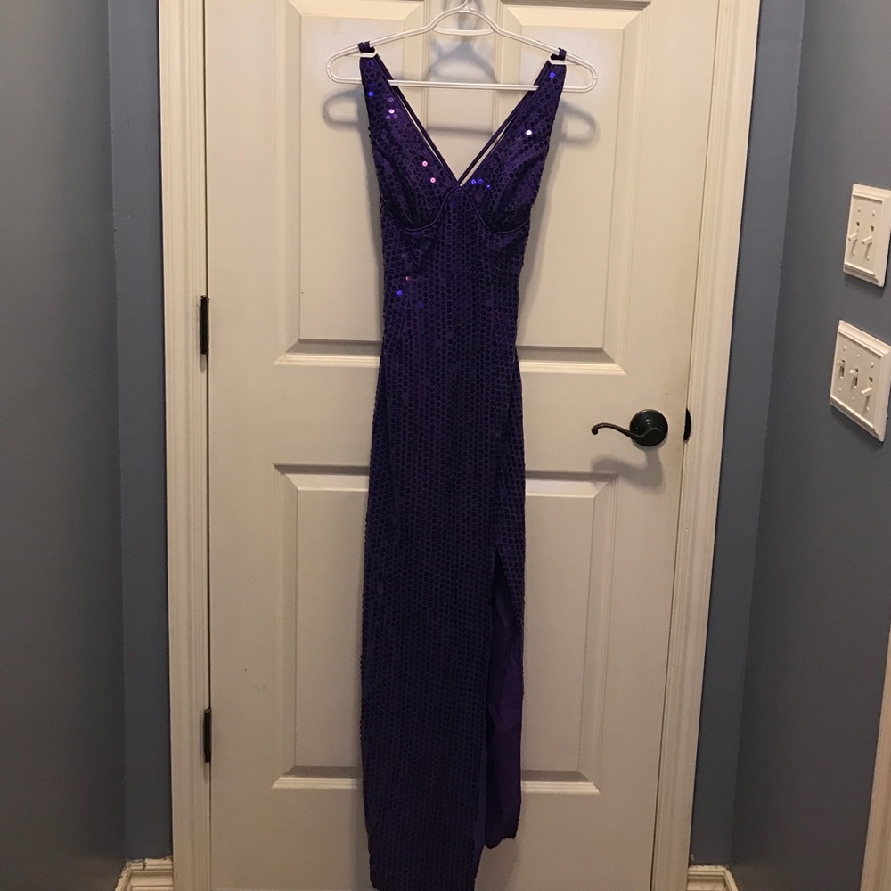 🆕 Sexy purple Long spaghetti gown w/ slit X- back