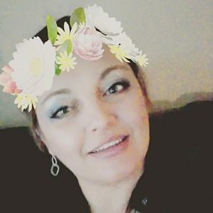 Meet your Posher, Lorraine