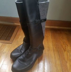 Gorgeous Teva Leather & Wool Boots