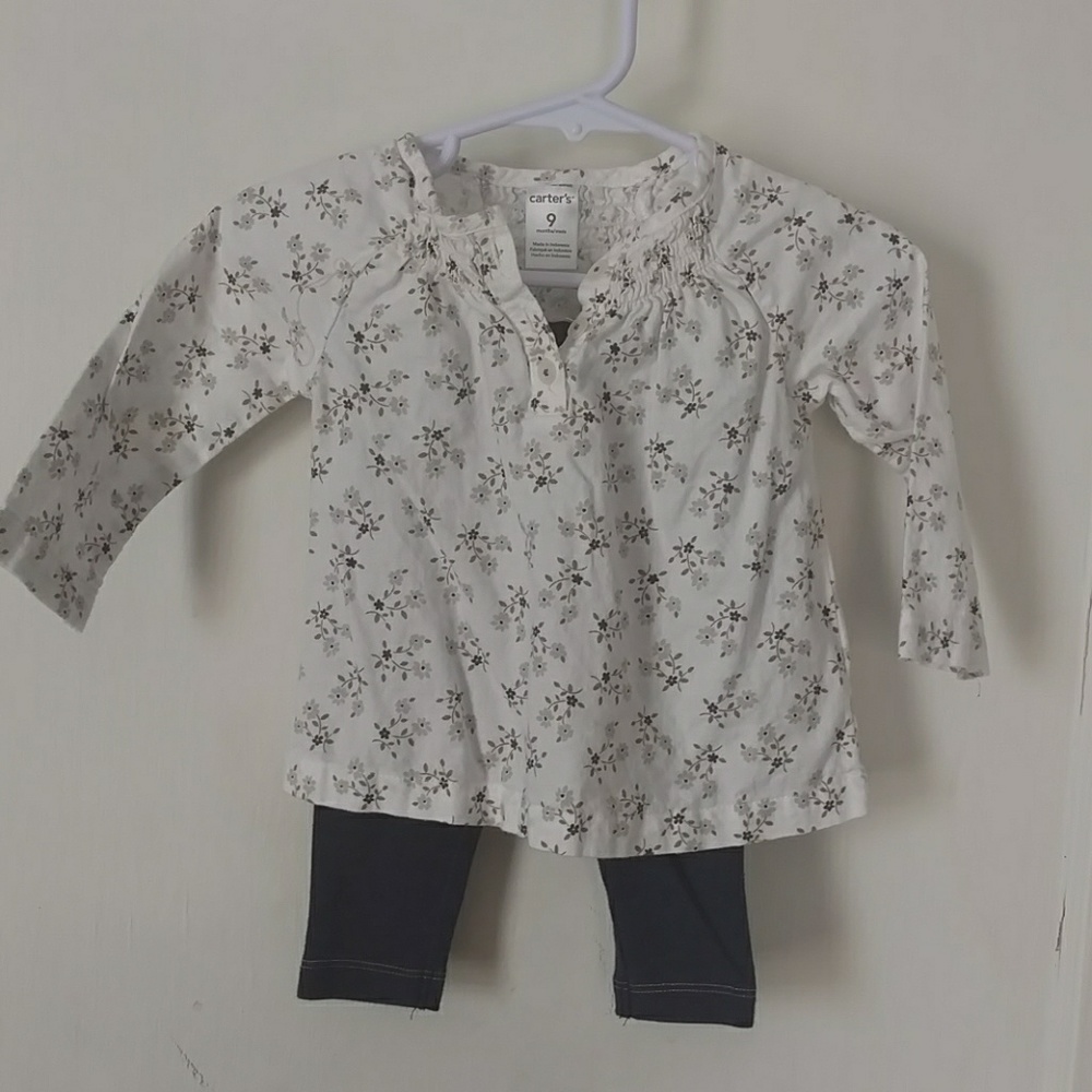 Girl's shirt and jeggings