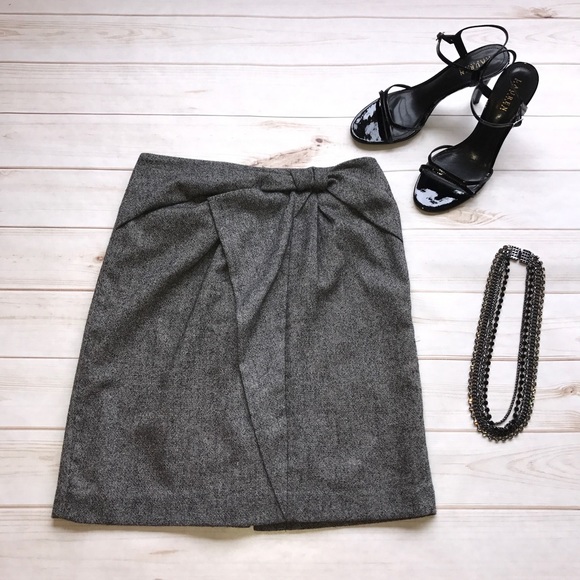 Banana Republic Dresses & Skirts - Banana Republic wool blend size 6 skirt