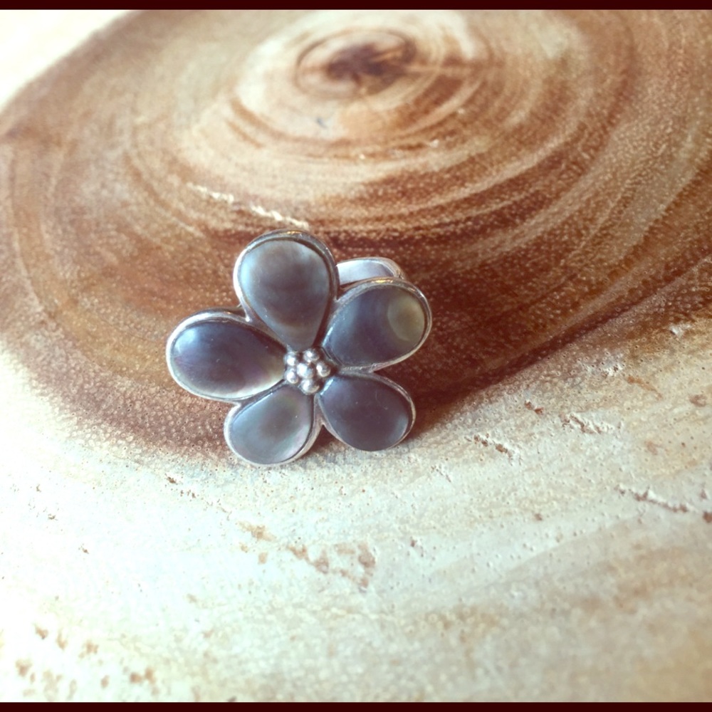stering silver abacore shell flower ring