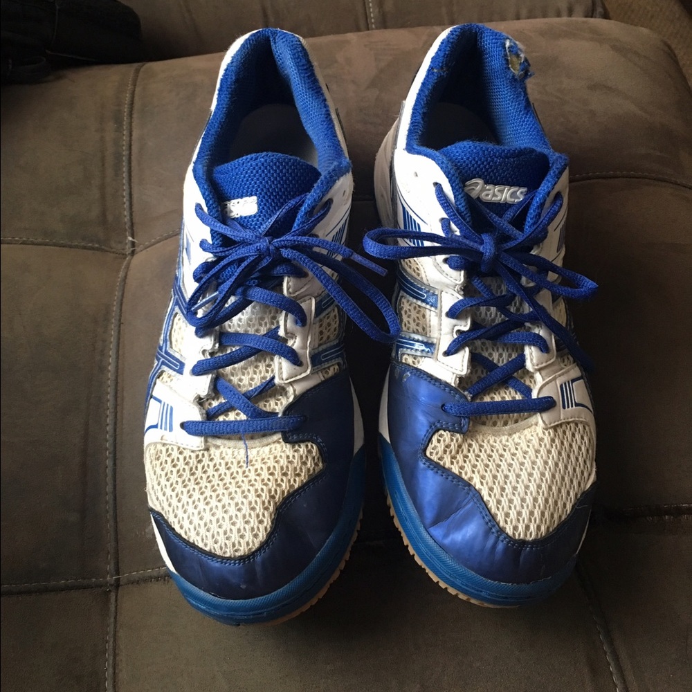 Asics volleyball shoes