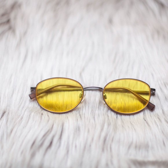 Yellow Sunglasses from www.vintagegalshop.com