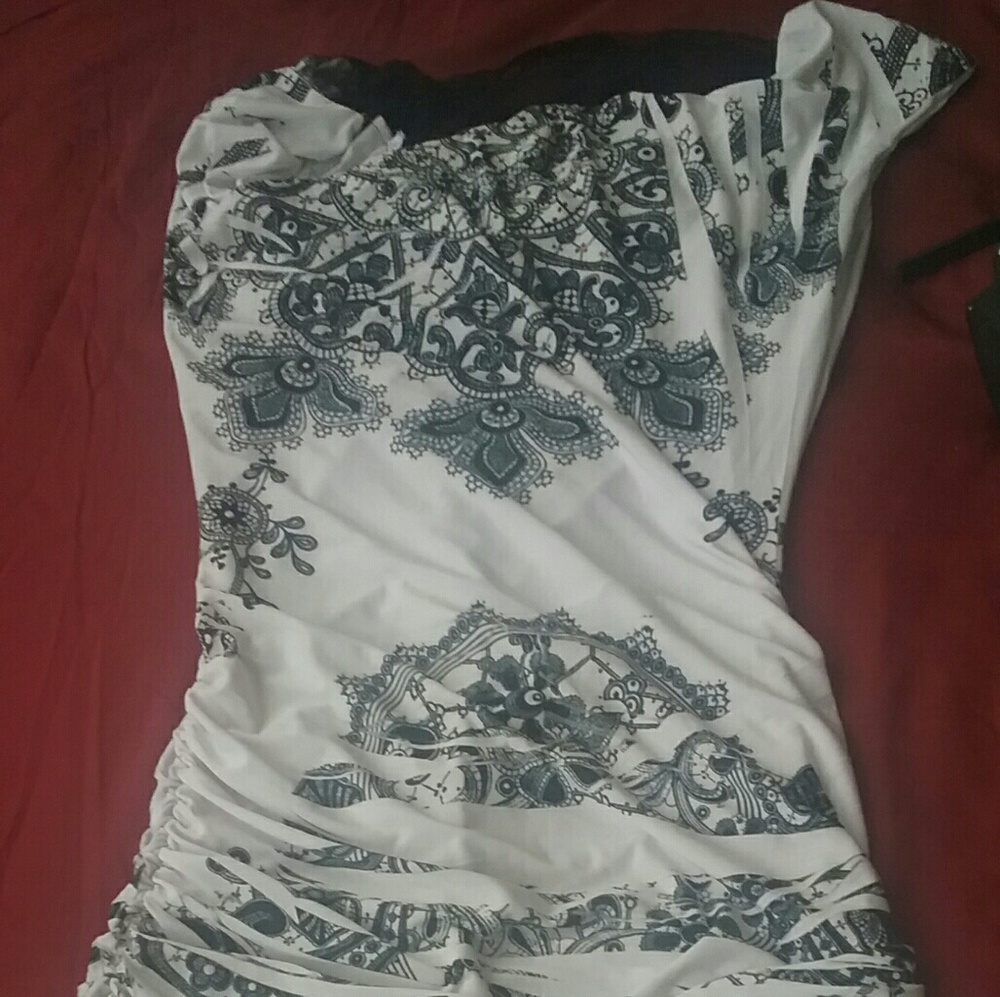 Chic Dress  *Stretch Black & White*Lace Back*