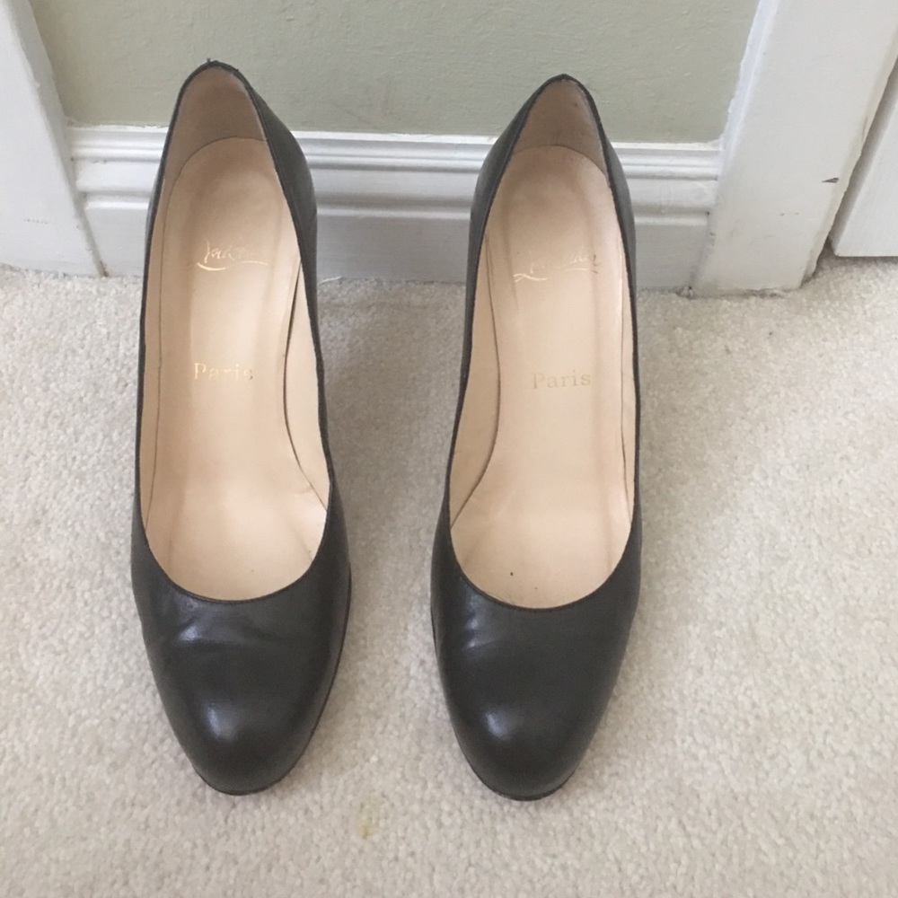 Christian Louboutin classic pumps